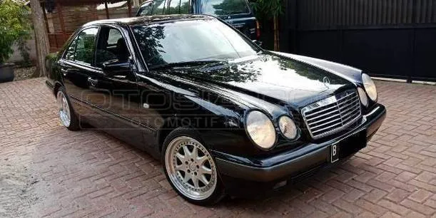 Jual Mobil Mercedes Benz E Class New Eyes E230 Classic Bensin 2000 Jakarta Selatan Otosia Com