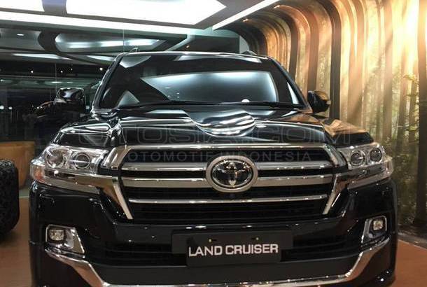 Jual Mobil Toyota Land Cruiser VX-R Bensin 2020 - Jakarta 