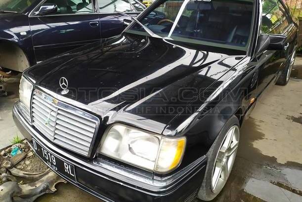 Jual Mobil Mercedes Benz C Class C 300 Coupe Bensin 19 Bandung Otosia Com