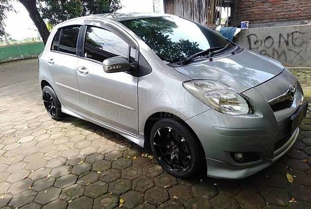 Jual Mobil Toyota Yaris S Bensin 2010 Mojokerto Otosia 