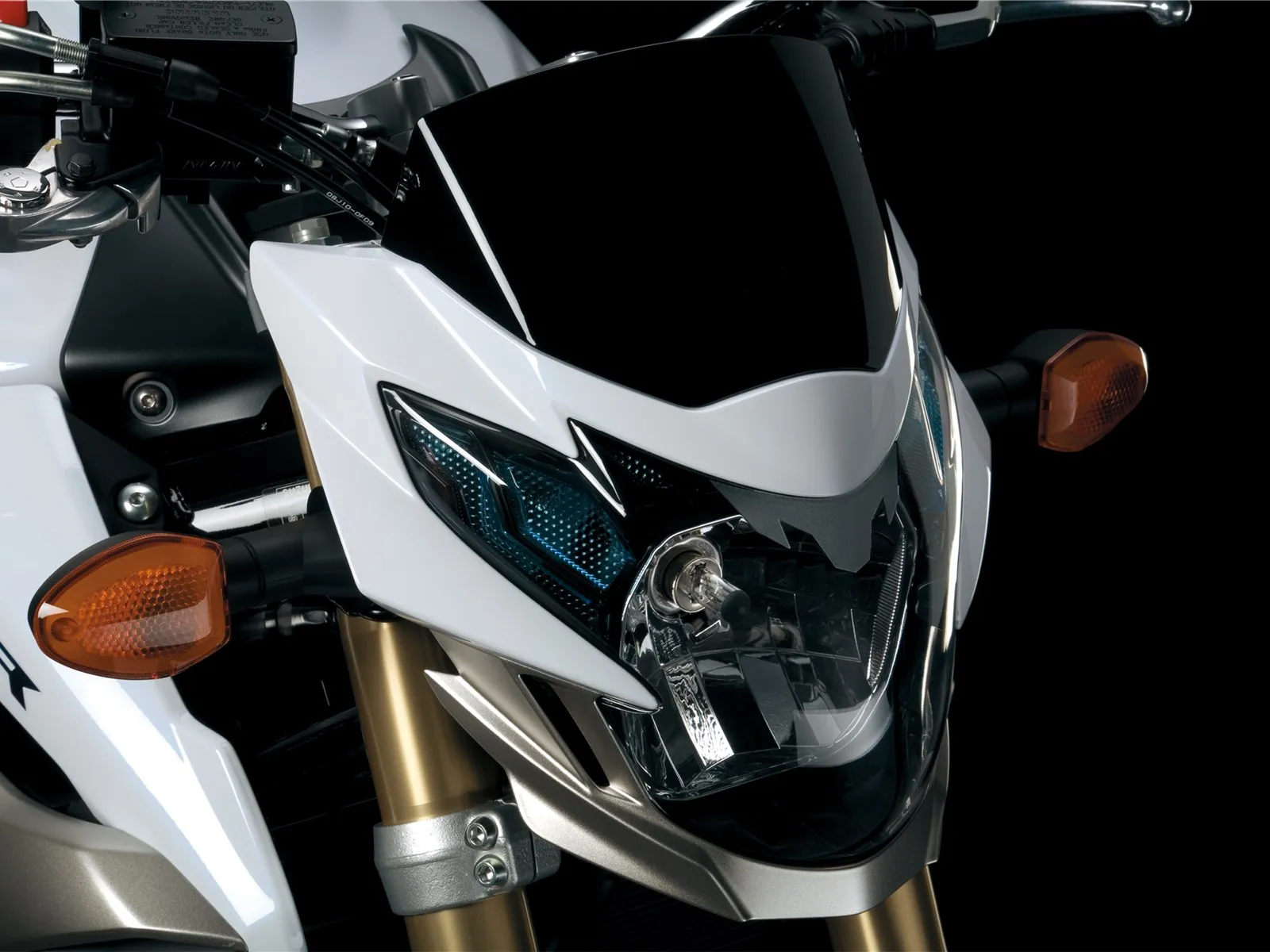 Suzuki GSR 750 2013 - Headlight