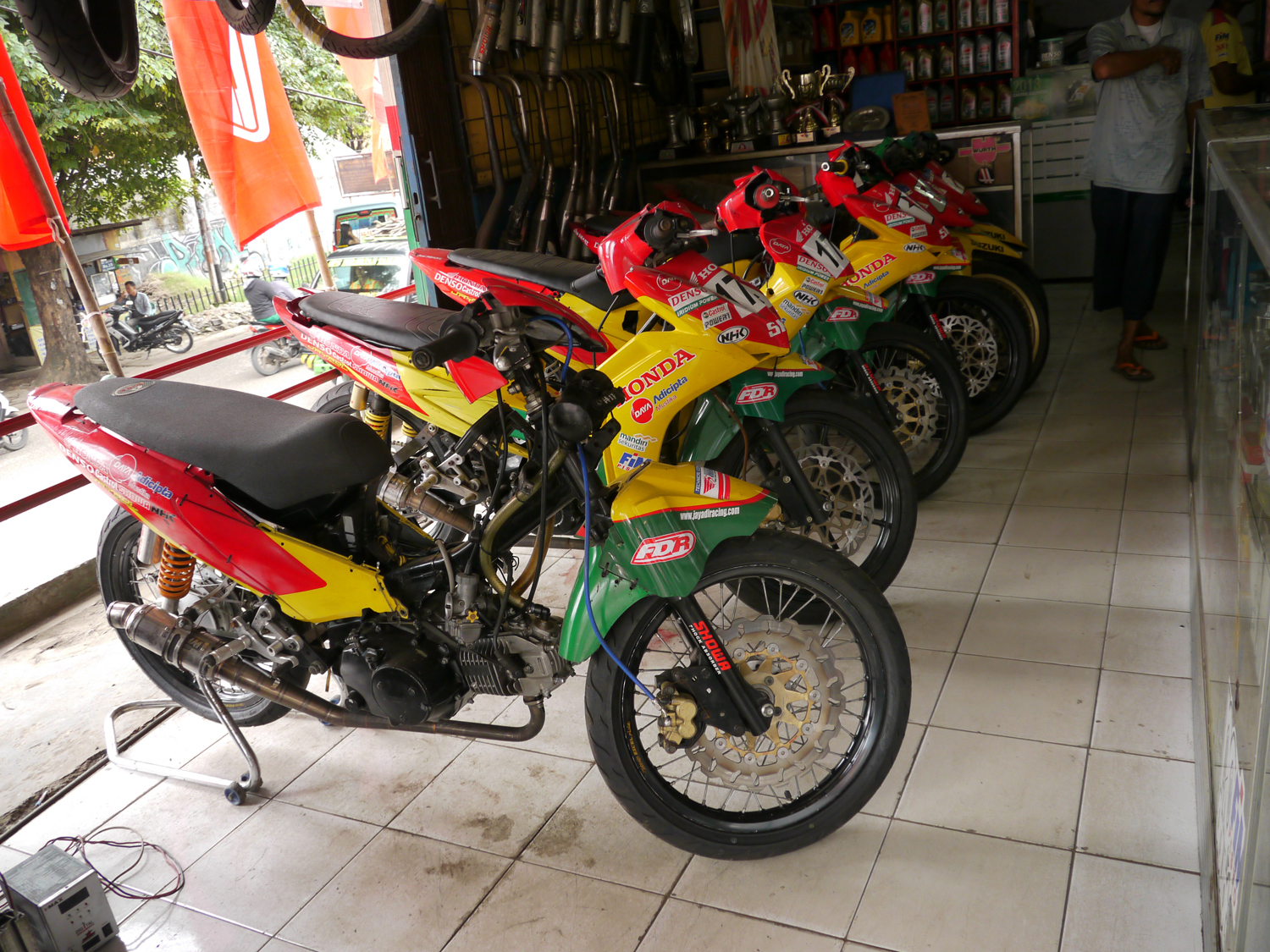 Bengkel Modifikasi Motor Honda Di Makassar Terbaru Motor Cross