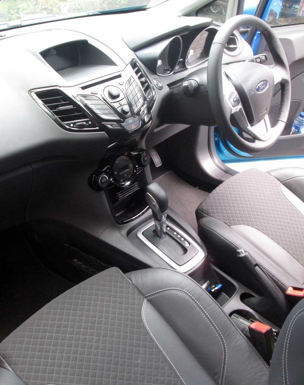 Handphone Jadi Inspirator Desain Dashboard All New Ford Fiesta