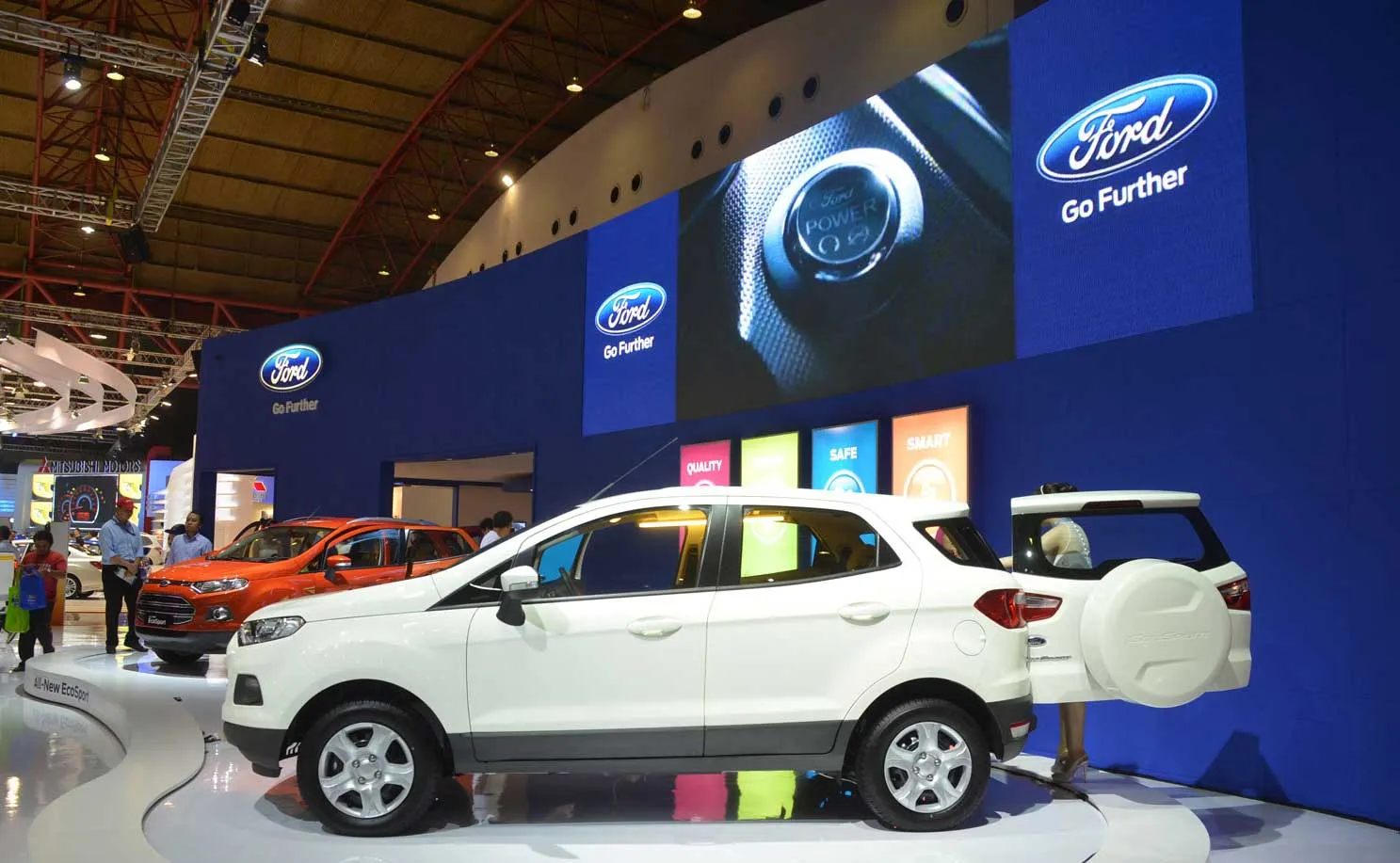 ford ecosport bikin parkir lebih nyantai 164e89