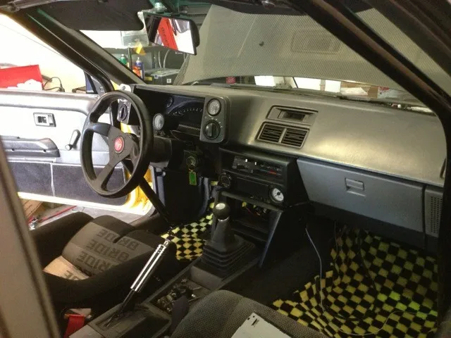 bumblebee dengan toyota corolla ae 86 1e2198
