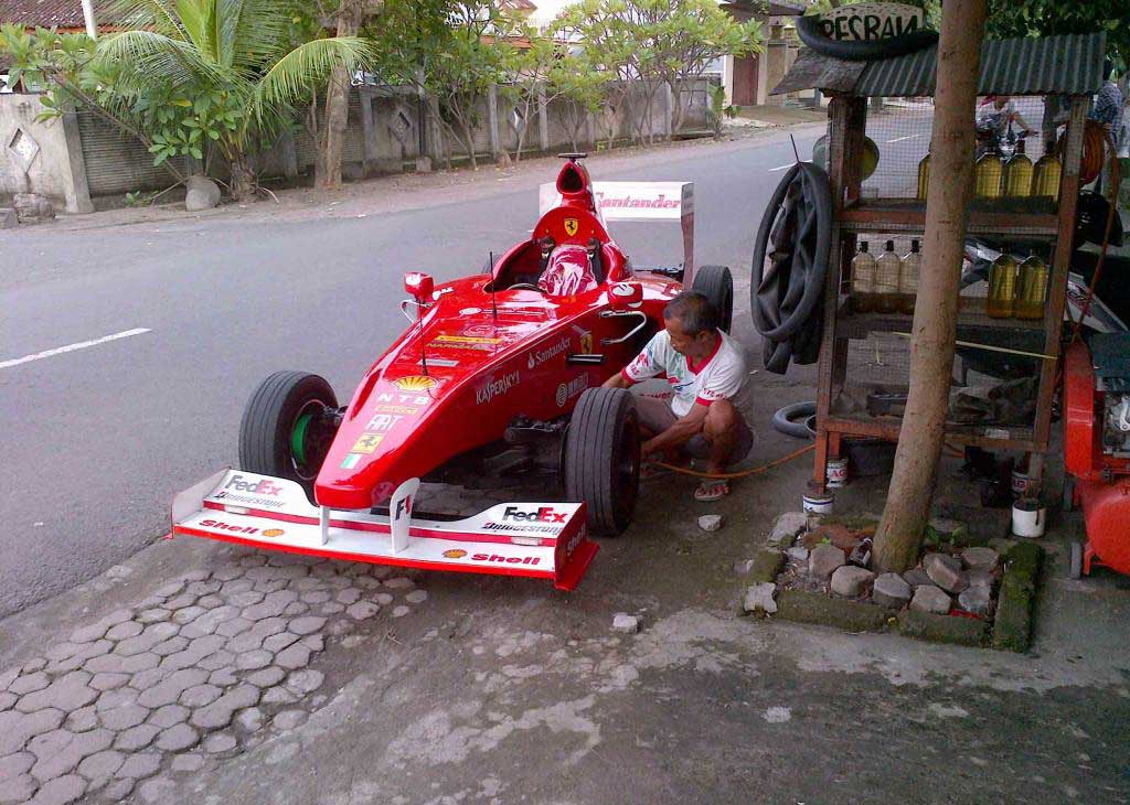 pria lombok ciptakan ferrari f1 nya sendiri 4a1634