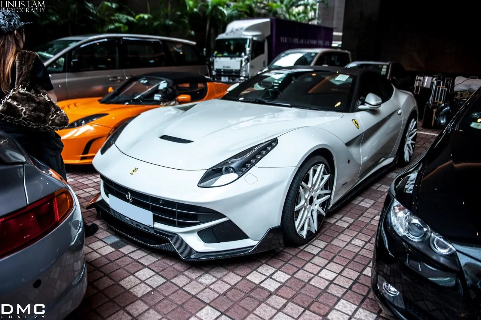 DMC Ferrari F12 Berlinetta Bodyworks Keren Super Tangguh DMC Ferrari F12 Berlinetta Bodyworks Keren Super Tangguh