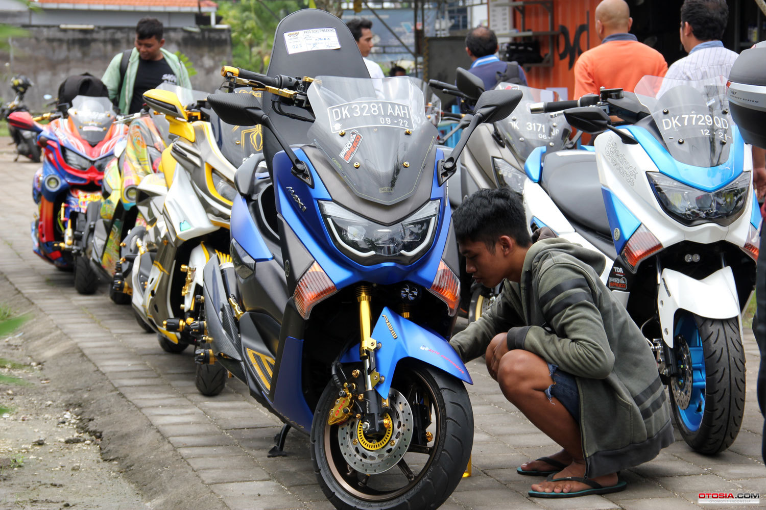 Begini Gaya Modifikasi Nmax Bule Bule Di Bali Otosiacom