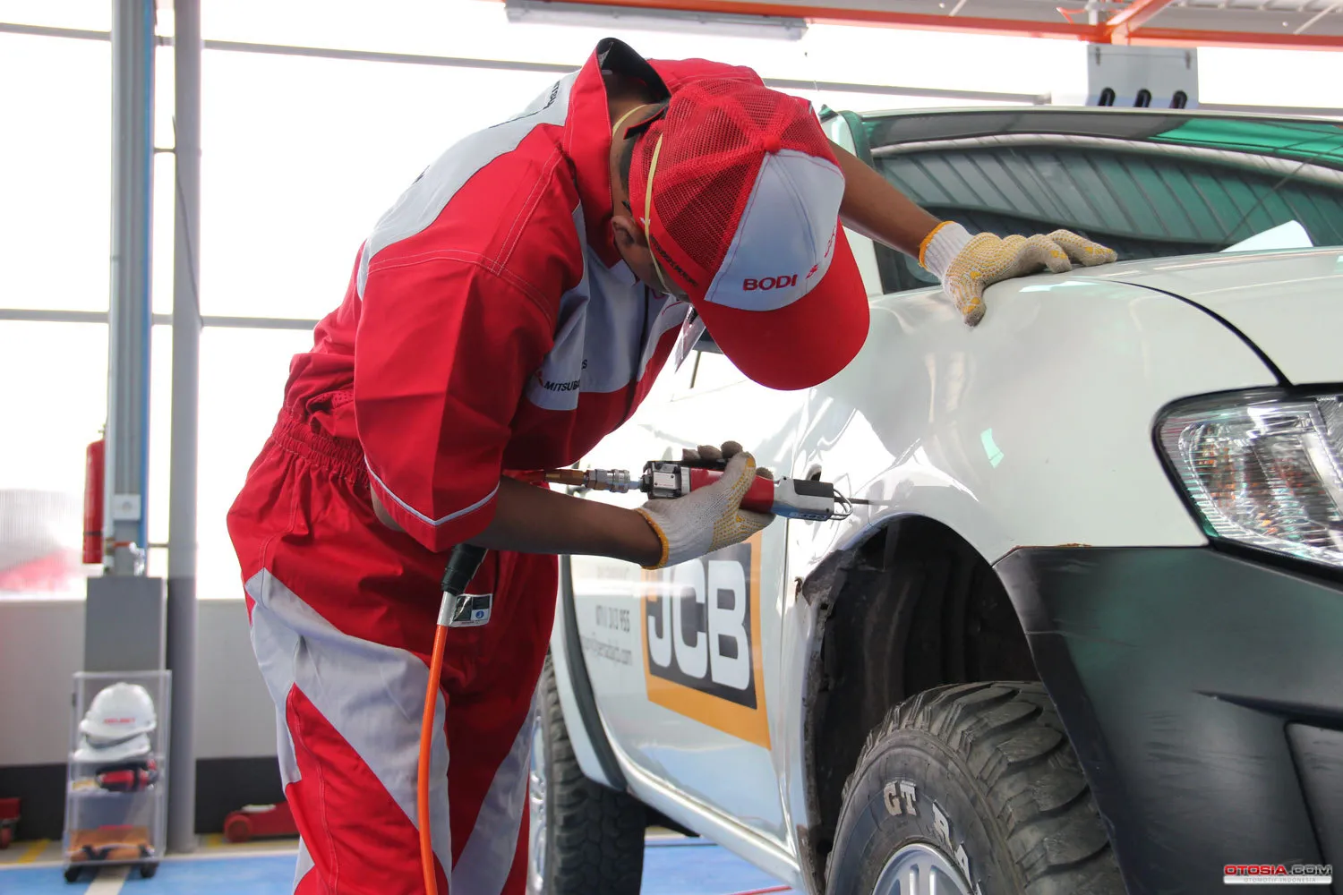Kelebihan Perbaiki Penyok Bodi Pakai Spot Welding Otosiacom