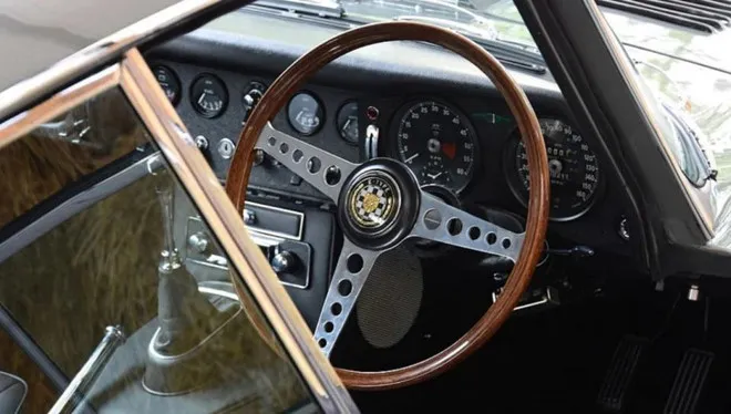 Jaguar E Type >> 30 Tahun Terabaikan Kini Tampang Jaguar E Type 1964 Jaguar E Type >> 30 Tahun Terabaikan Kini Tampang Jaguar E Type 1964