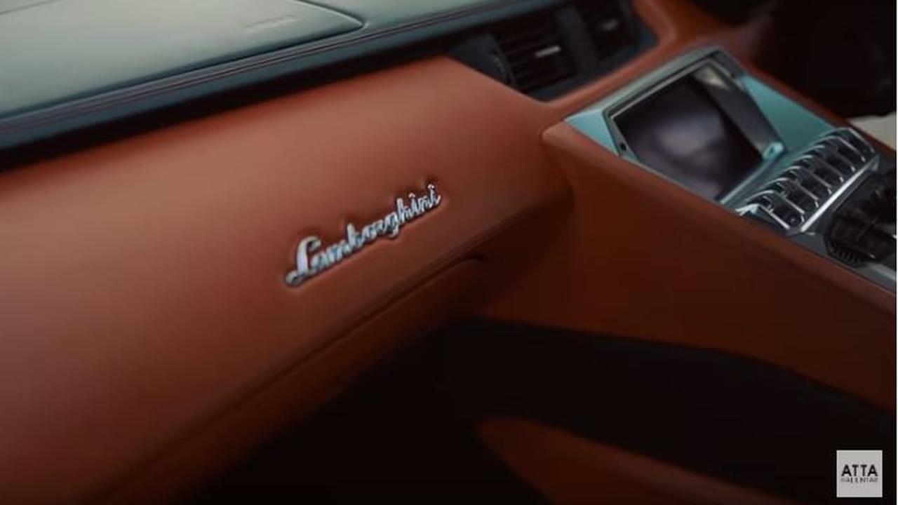 Atta Halilintar saat jajal Lamborghini baru (Youtube/Atta Halilintar)