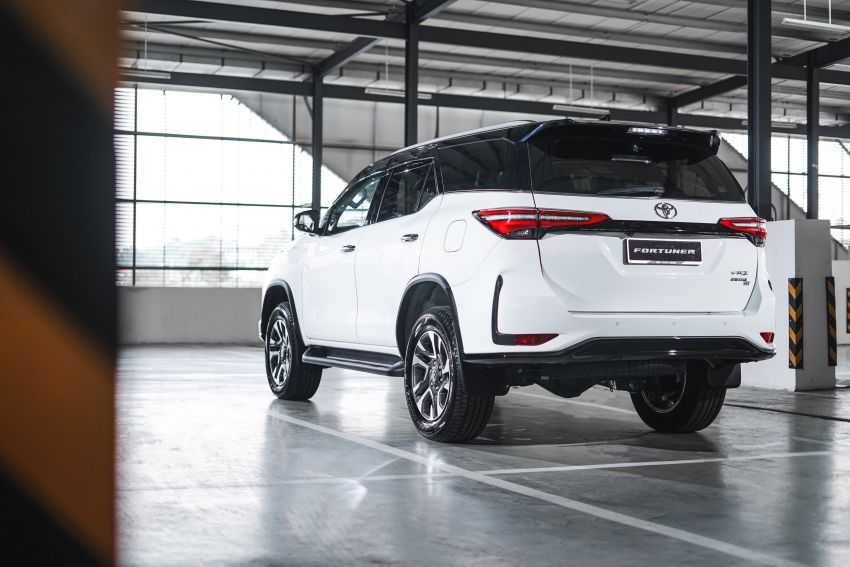 Toyota Fortuner Facelift Meluncur Di Negeri Tetangga Makin Keren Atau Otosia 