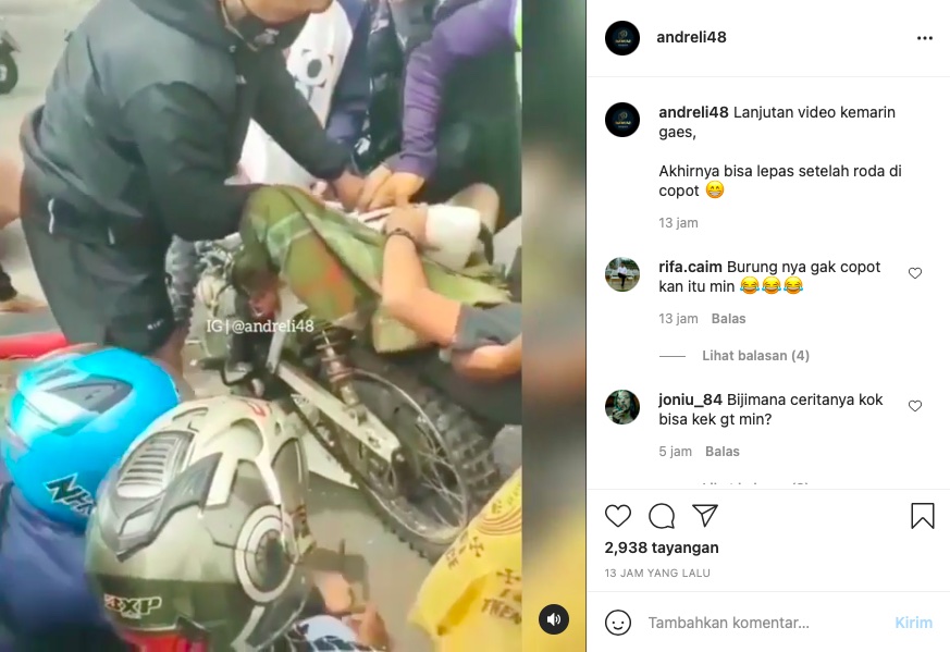 Pemuda terjepit roda motor (Instagram/andreli48)
