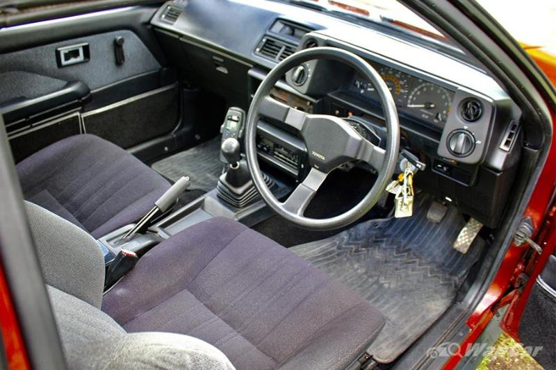 Interior AE86 Levin. (wapcar.my)