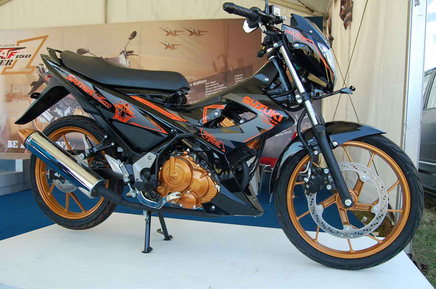 Suzuki Satria F150 Fighter 1 masih pakai karburator 