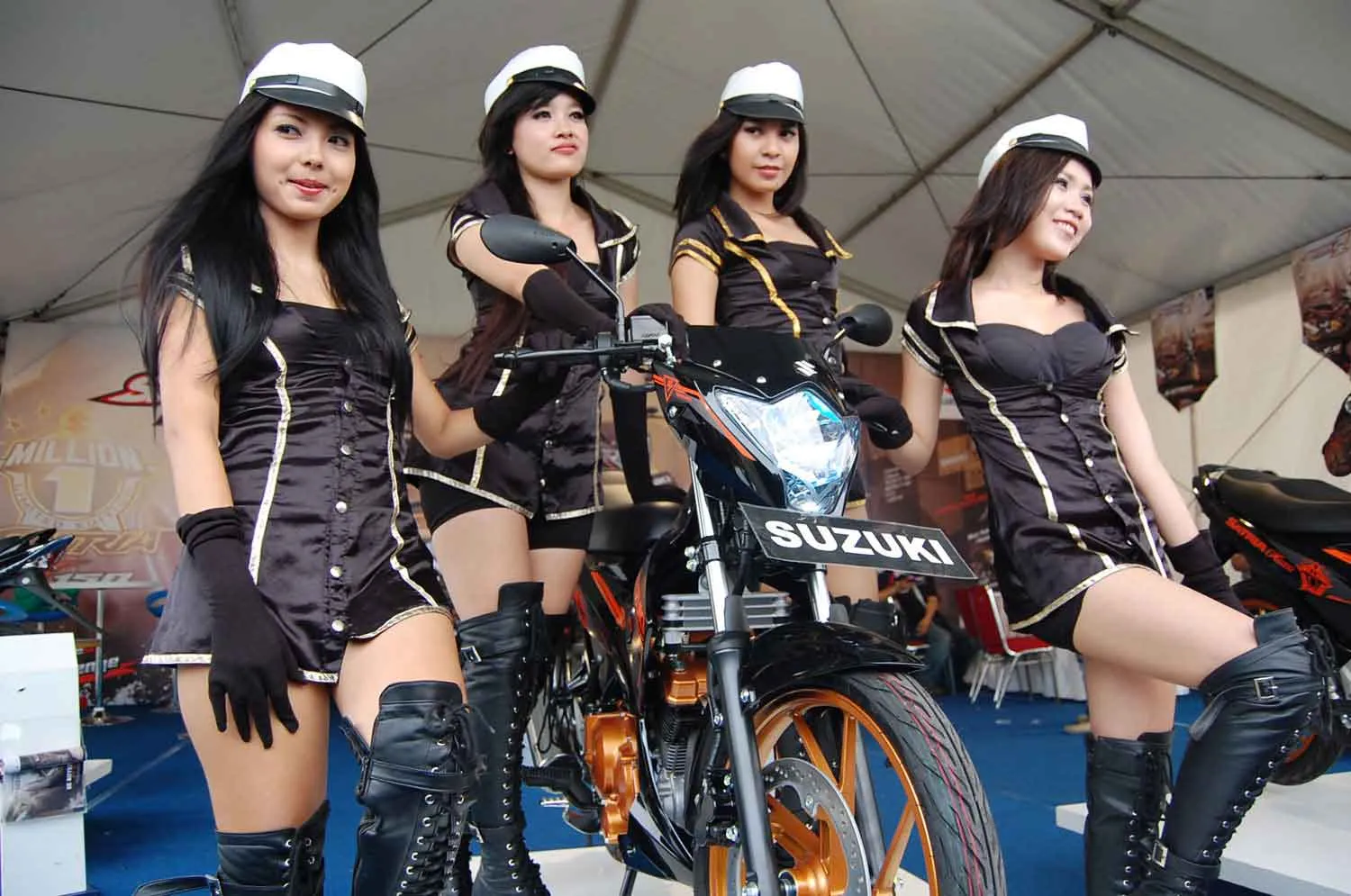 Suzuki Satria 'Fighter 1' masih pakai karburator