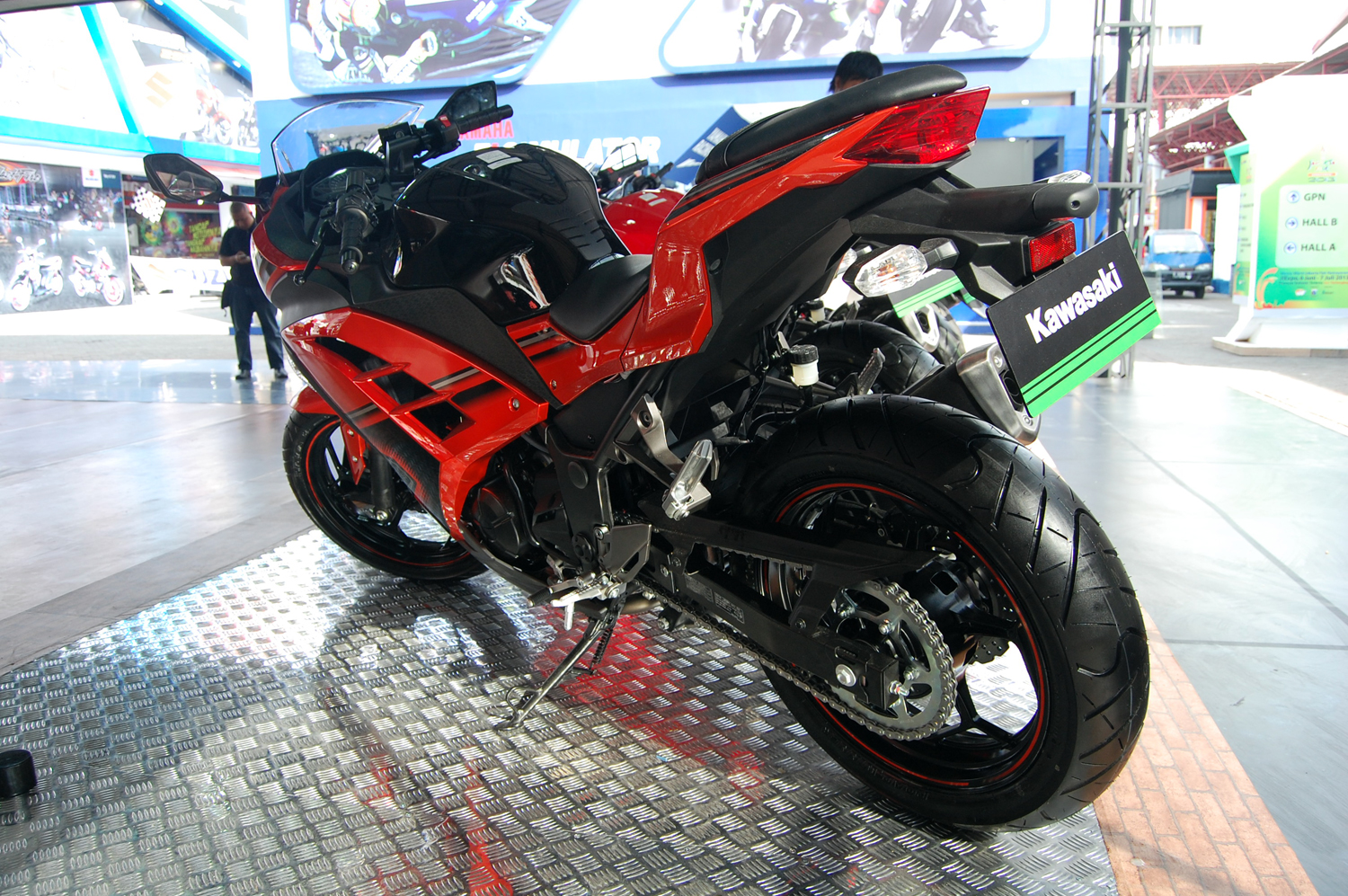 Kawasaki Rilis Ninja 250 Special Edition Oranye Di PRJ Merdekacom