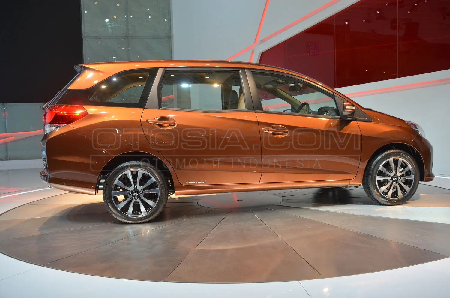 Brio 7 penumpang Honda dinamai 'mobilio'  merdeka.com