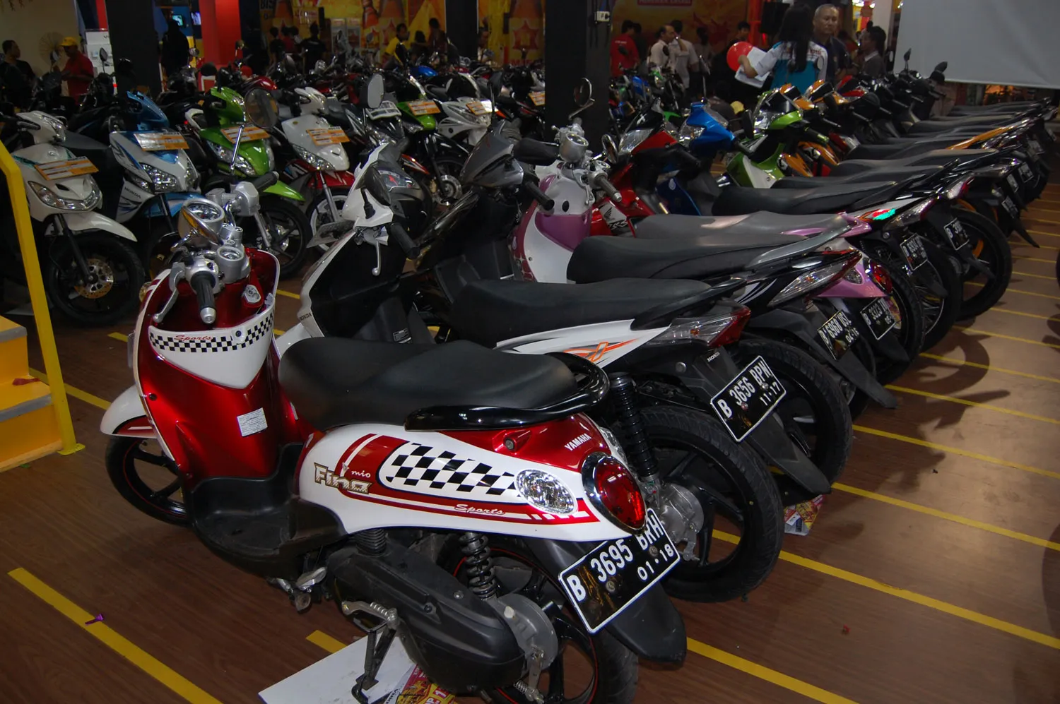 Motor-motor Adira Motor-motor Adira