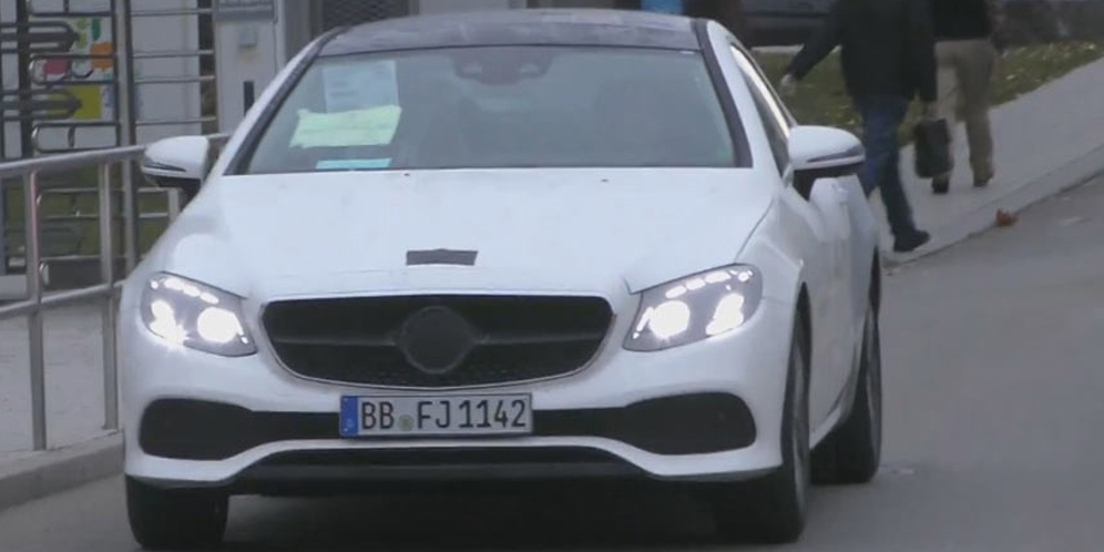 Penampilan Mercedes E-Class Coupe Semakin Jelas