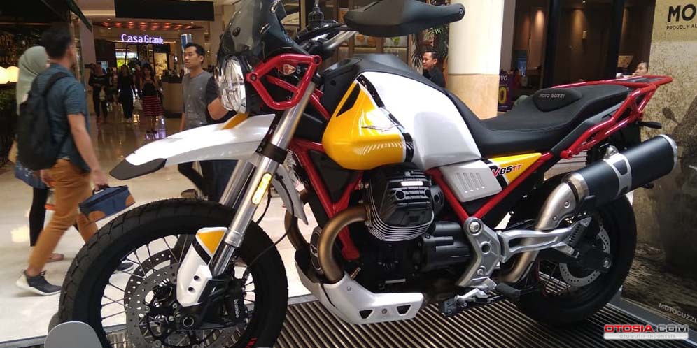 Selain Ganti Oli Tiap 10.000 Km, V85 TT Punya 3 Pilihan Jok Buat Postur Pendek