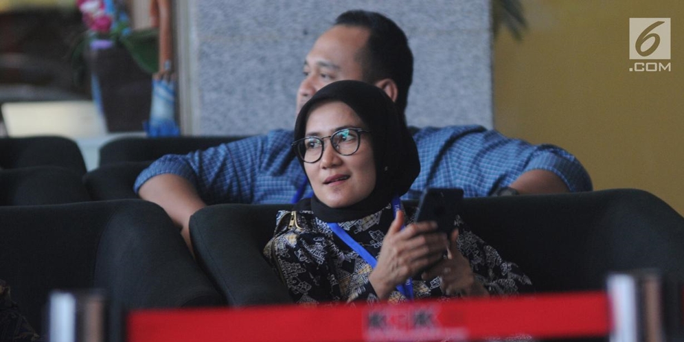 Tengah Jadi Sorotan Publik Karena Santet, Intip Koleksi Mobil Mewah Bupati Lebak Iti Octavia