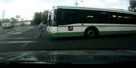[VIDEO] Supir Bus Berharap Dirinya Seperti Superman