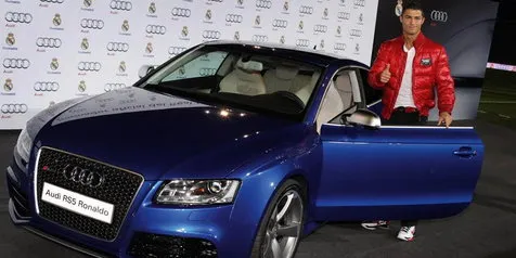 12 Mobil Super Mahal Koleksi Cristiano Ronaldo Otosia Com