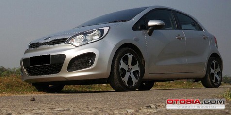 Kia Rio Hatchback Lawas Yang Masih Layak Dimiliki Otosia Com