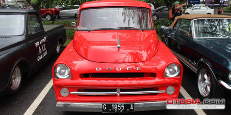 Modif Mobil Lawas Dodge Fargo Rasa Kijang Innova Otosia Com