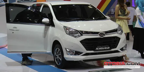 Sigra atau Xenia yang Paling Laku Tengah Tahun Ini? Sigra atau Xenia yang Paling Laku Tengah Tahun Ini?