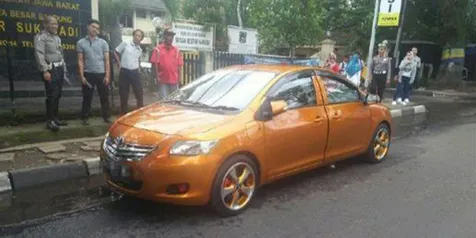 Heboh Penampakan Mobil Bermuka Dua di Bandung