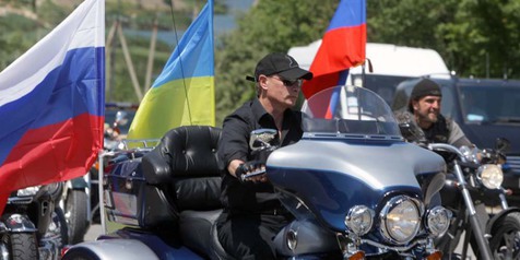 Intip Gaya Keren Vladimir Putin Naik Harley Davidson, Sayangnya Tak Pakai Helm