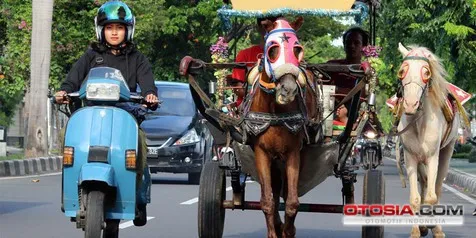 Harga Honda PCX, Review, Spesifikasi, dan Kredit Terbaru 