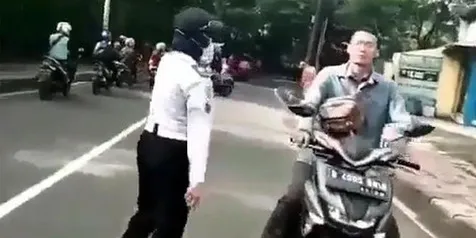 Harga Honda PCX, Review, Spesifikasi, dan Kredit Terbaru 