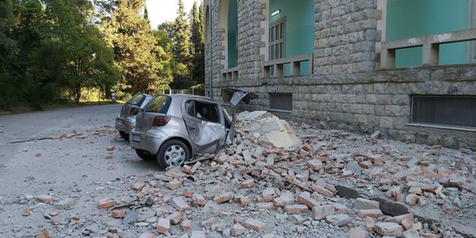 Apakah Asuransi Tanggung Kerusakan Mobil Akibat Gempa?