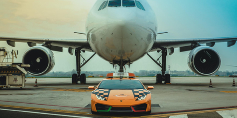 Mewah, Bandara Ini Gunakan Lamborghini Sebagai Mobil Pemandu