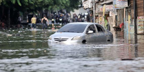 Ada Biaya Tambahan Agar Mobil Ditanggung Asuransi Saat Banjir