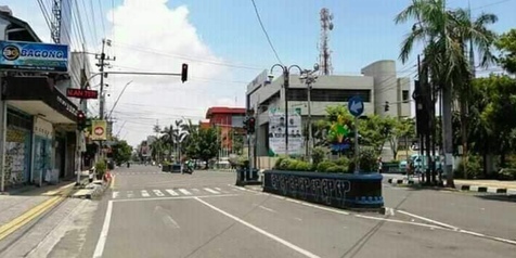 Potret Jalanan Sepi di Kota Tegal Jelang Diberlakukan Local Lockdown oleh Wali Kota