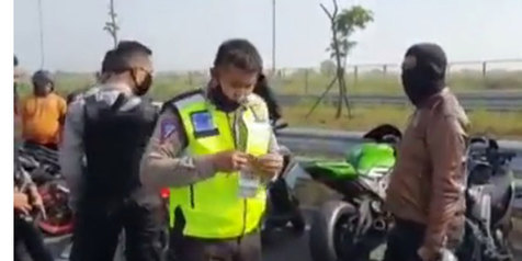 Nekat Keluyuran Saat PSBB, Bikers Moge Ninja ZX-10R Bodong Terciduk Polisi