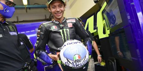 Valentino Rossi Pamer Helm Khusus untuk Balapan MotoGP San Marino di Sirkuit Misano