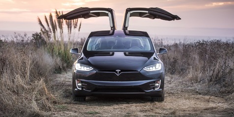 Otoritas Jerman Minta Tesla Recall 12.300 Model X di Seluruh Dunia