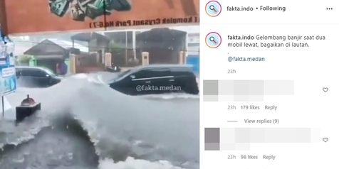 Dua Mobil \'Adu Kuat\' Gelombang Banjir, Netizen: Seru