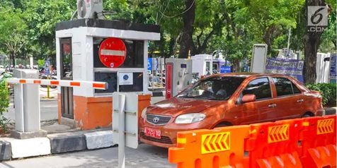 Tarif Parkir Mobil di Indonesia Disebut Lebih Murah Daripada Ongkos Angkot