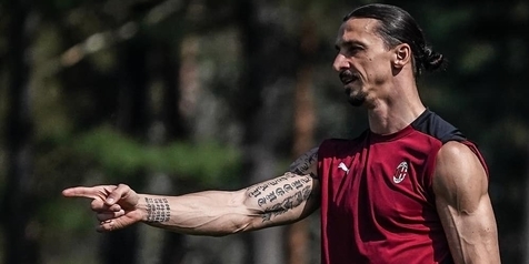 Rayakan Ulang Tahun ke-40, Striker AC Milan Zlatan Ibrahimovic Beli Supercar Ferrari