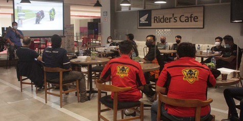Nobar Asyik MotoGP 2021 Bersama Komunitas Honda di MPM Rider CafÃ© Malang
