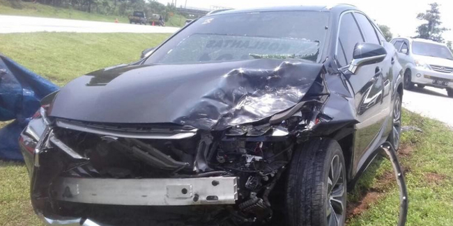  Kecelakaan  Lamborghini  di  Tol  Cipali  Libatkan Mobil  Hotman 