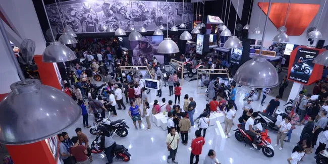 Jakarta Fair Goda Pengunjung Berlebaran Pakai Motor Baru 