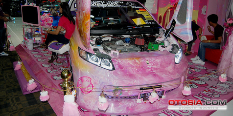 Mobil Balap Hello Kitty - BLOG OTOMOTIF KEREN