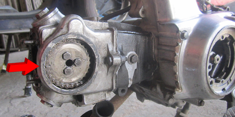 Intip TMA Mesin Honda C70 Lewat Gear Kamprat  Otosia.com